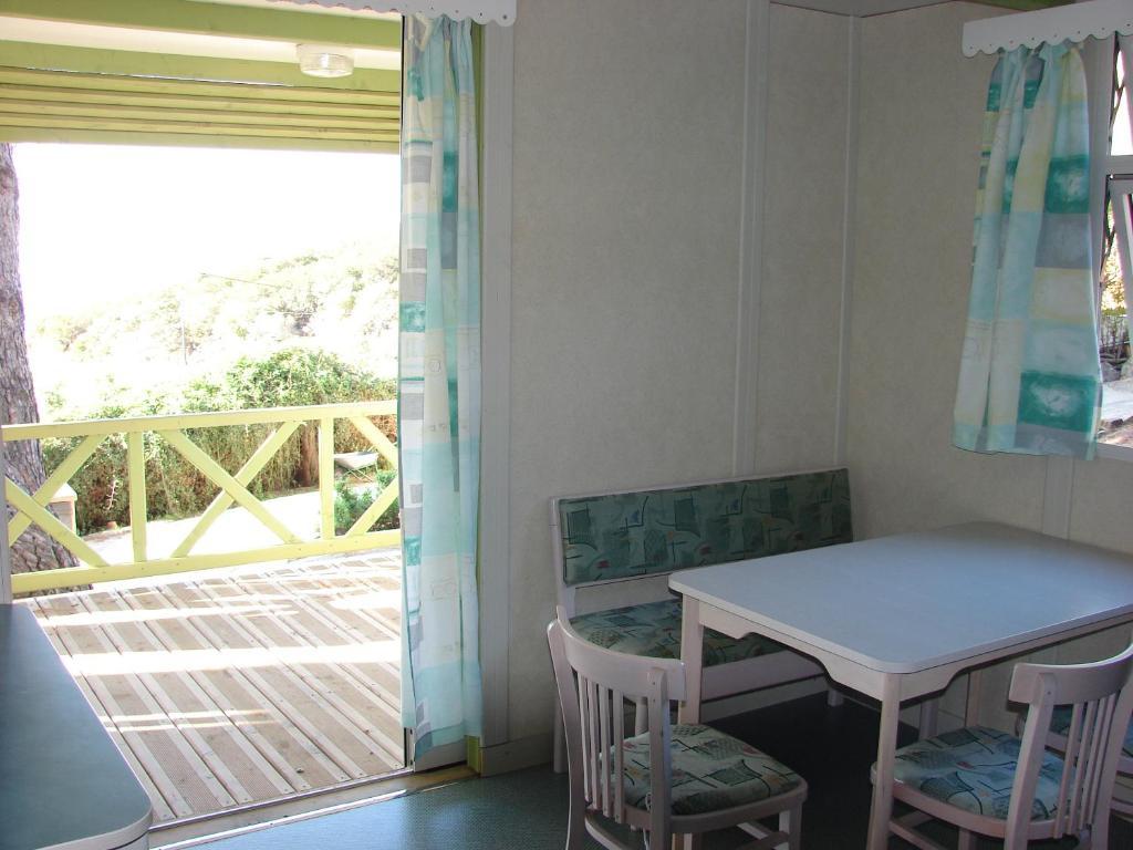 Auberge Ferayola Galeria  Szoba fotó